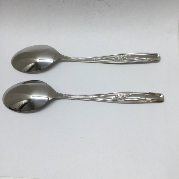 2 piece International Silver Random Rose Stainless Luxury Place/Oval Soup Spoon - Picture 4 of 7
